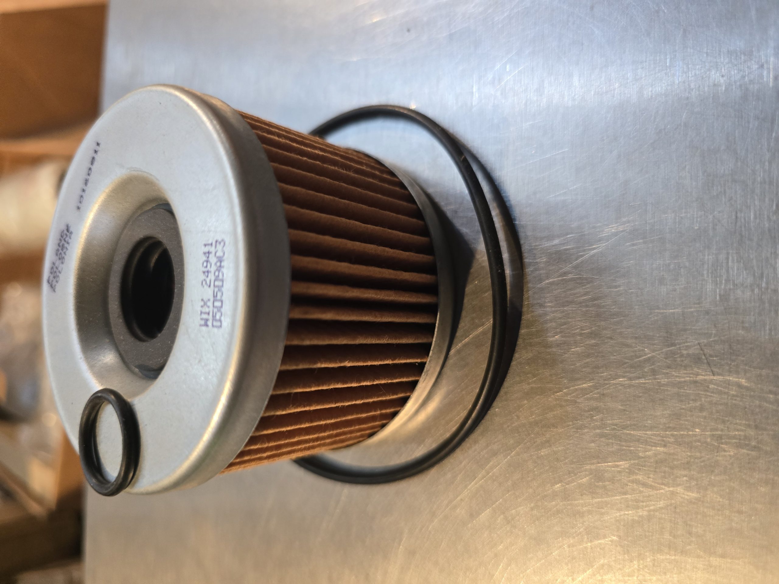 New Genuine WIX 24941 Oil Filter