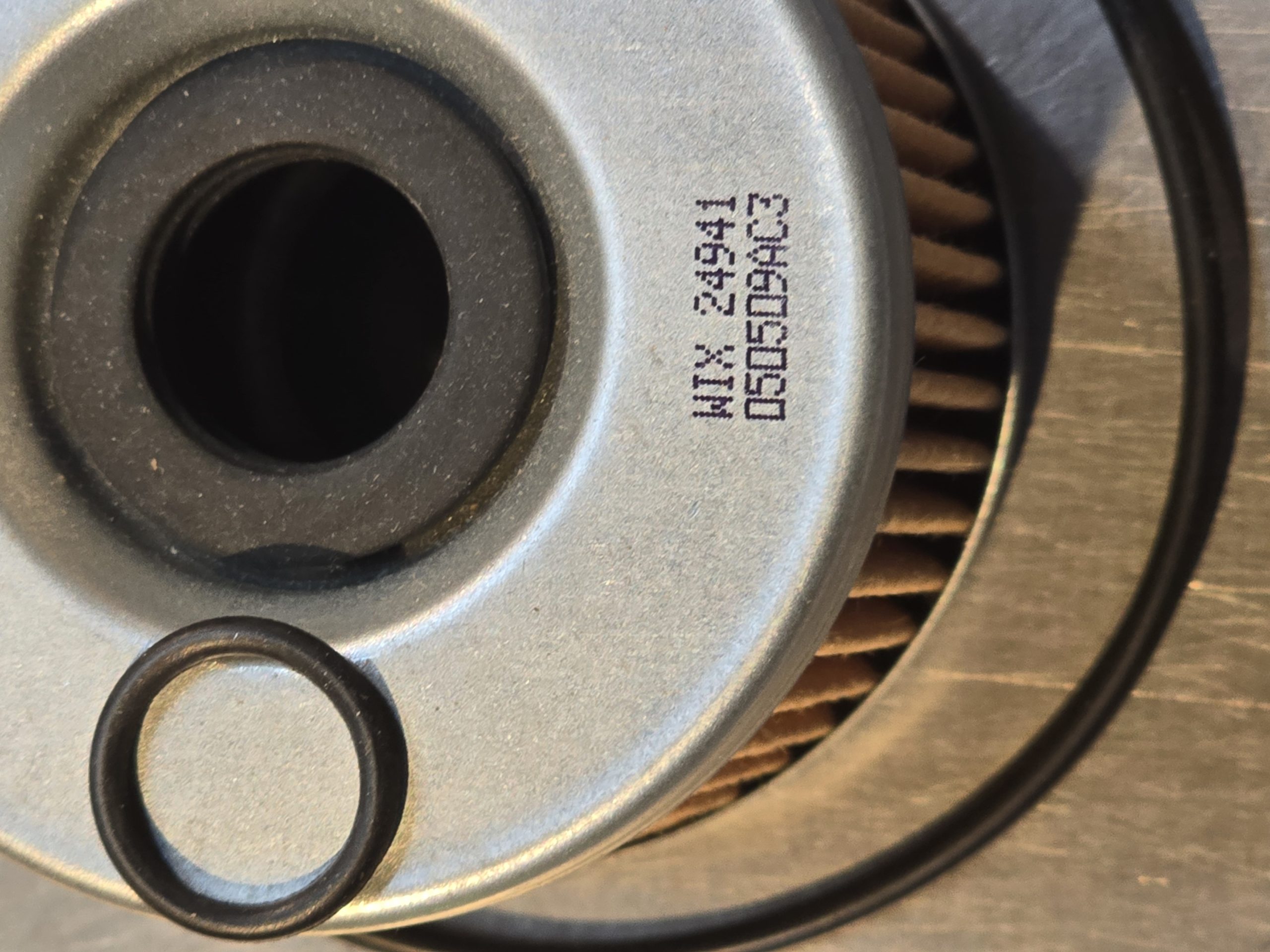 New Genuine WIX 24941 Oil Filter