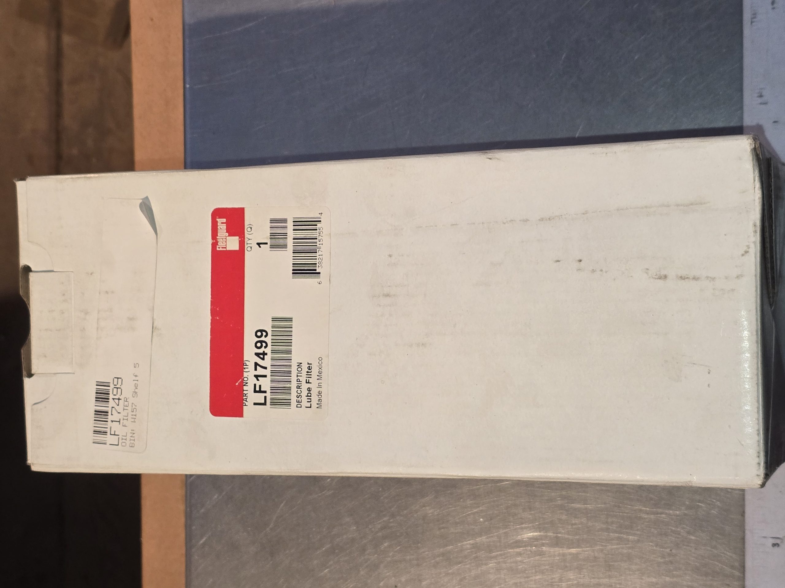 New Genuine Fleetguard LF17499 Oil Filter