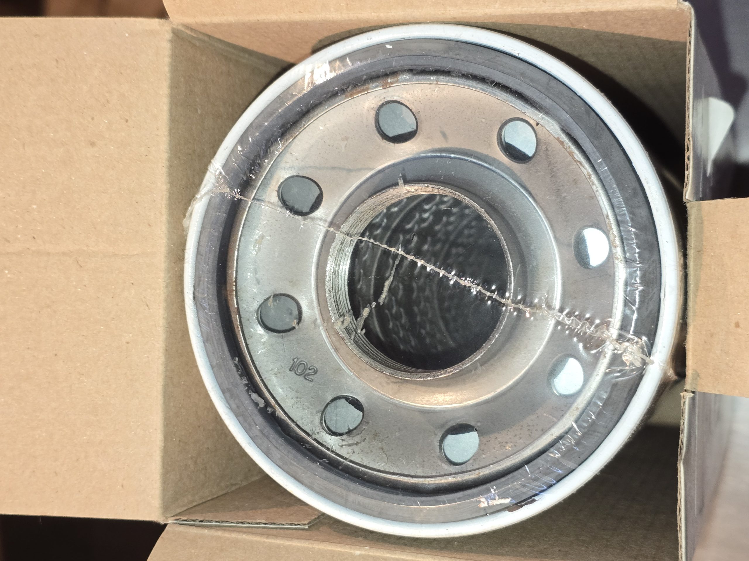 New Genuine Fleetguard LF17499 Oil Filter