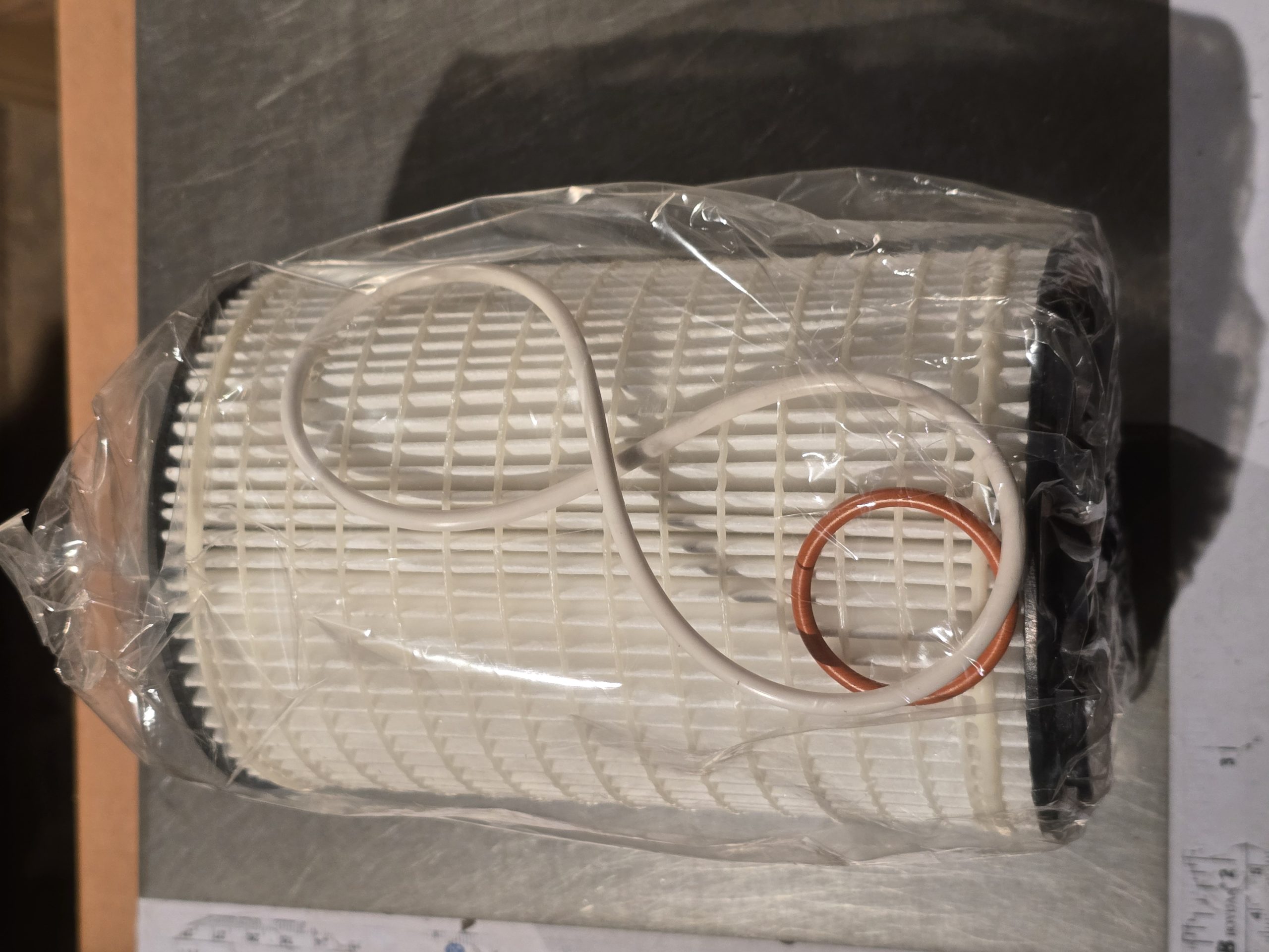 New Genuine Fleetguard LF17519 Oil Filter