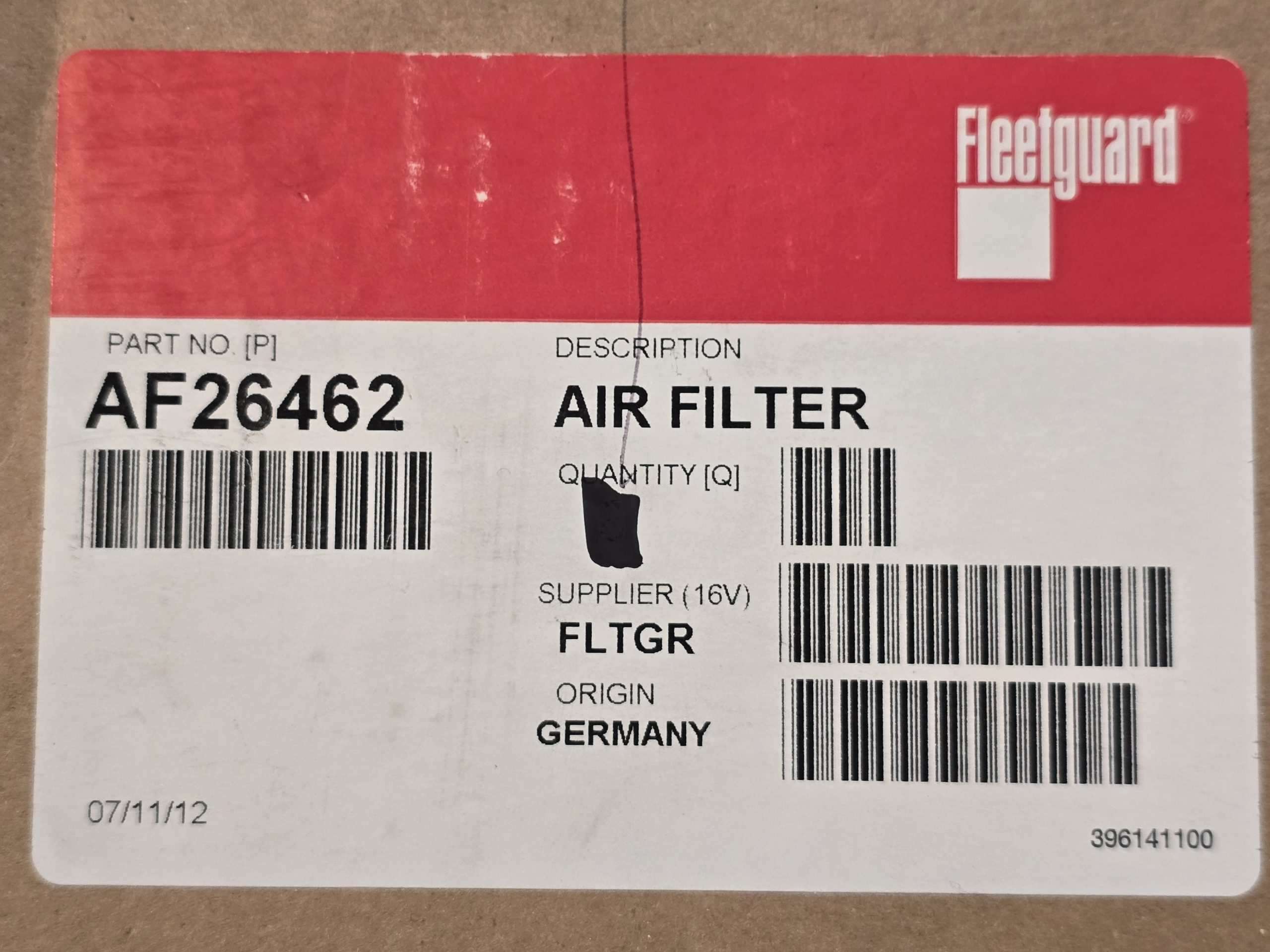 New Genuine Fleetguard AF26462 Air Filter