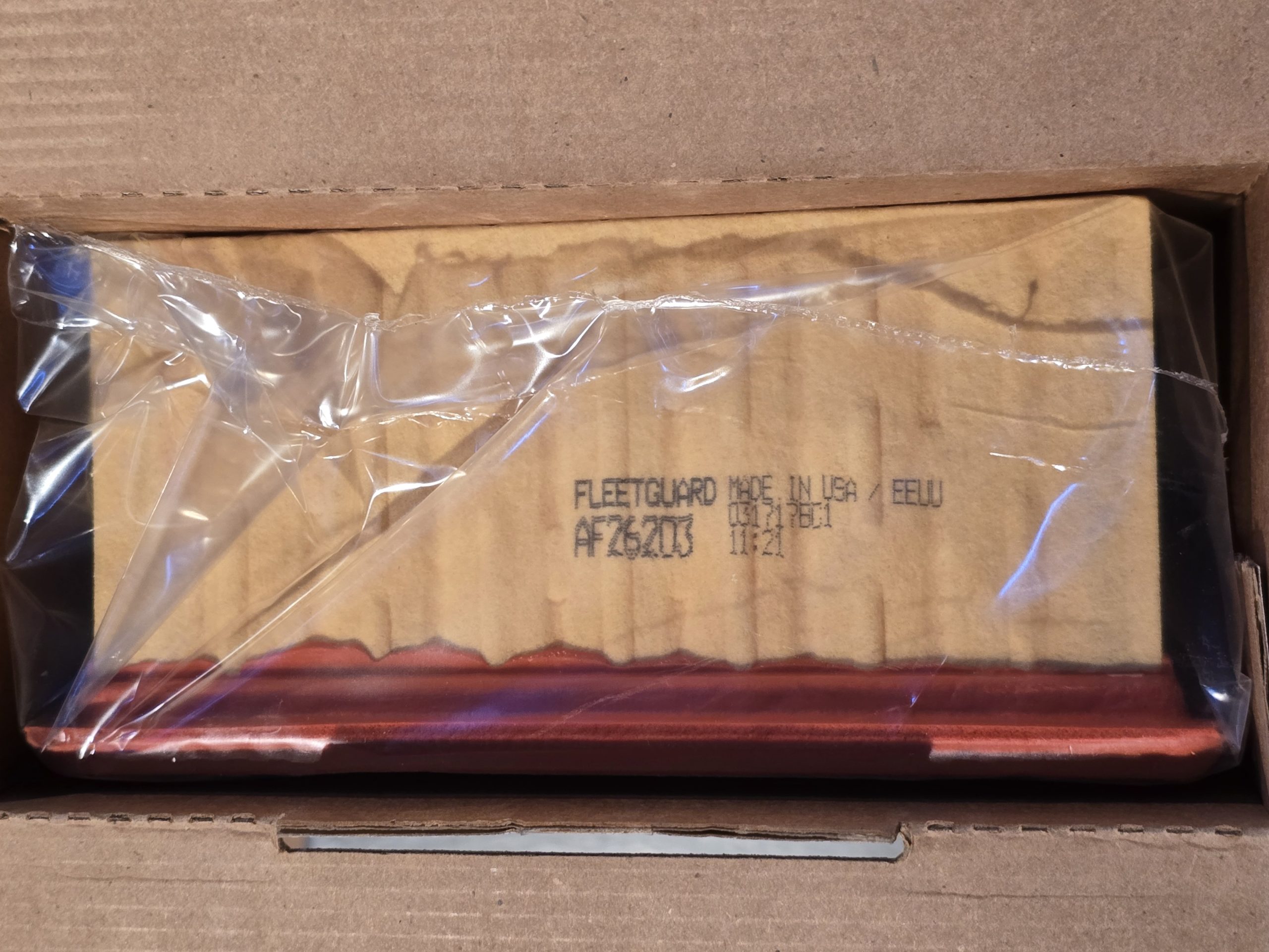 New Genuine Fleetguard AF26203 Air Filter