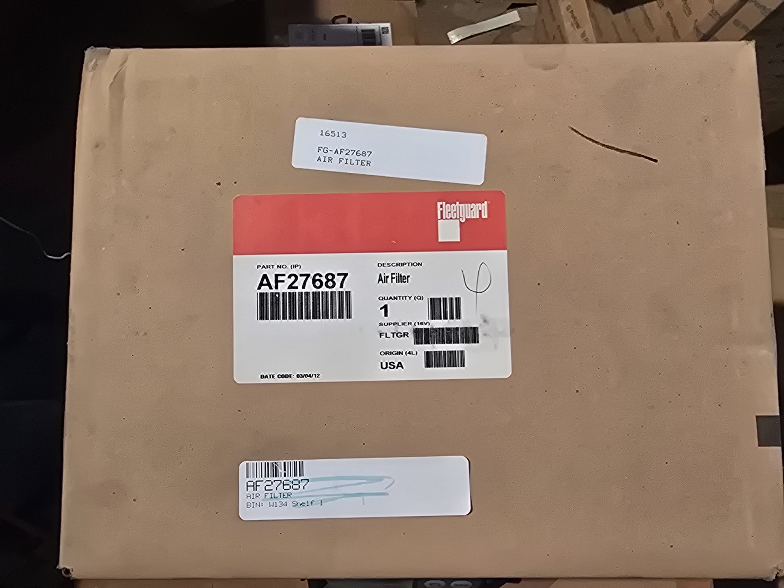 New Genuine Fleetguard 27687 Air Filter