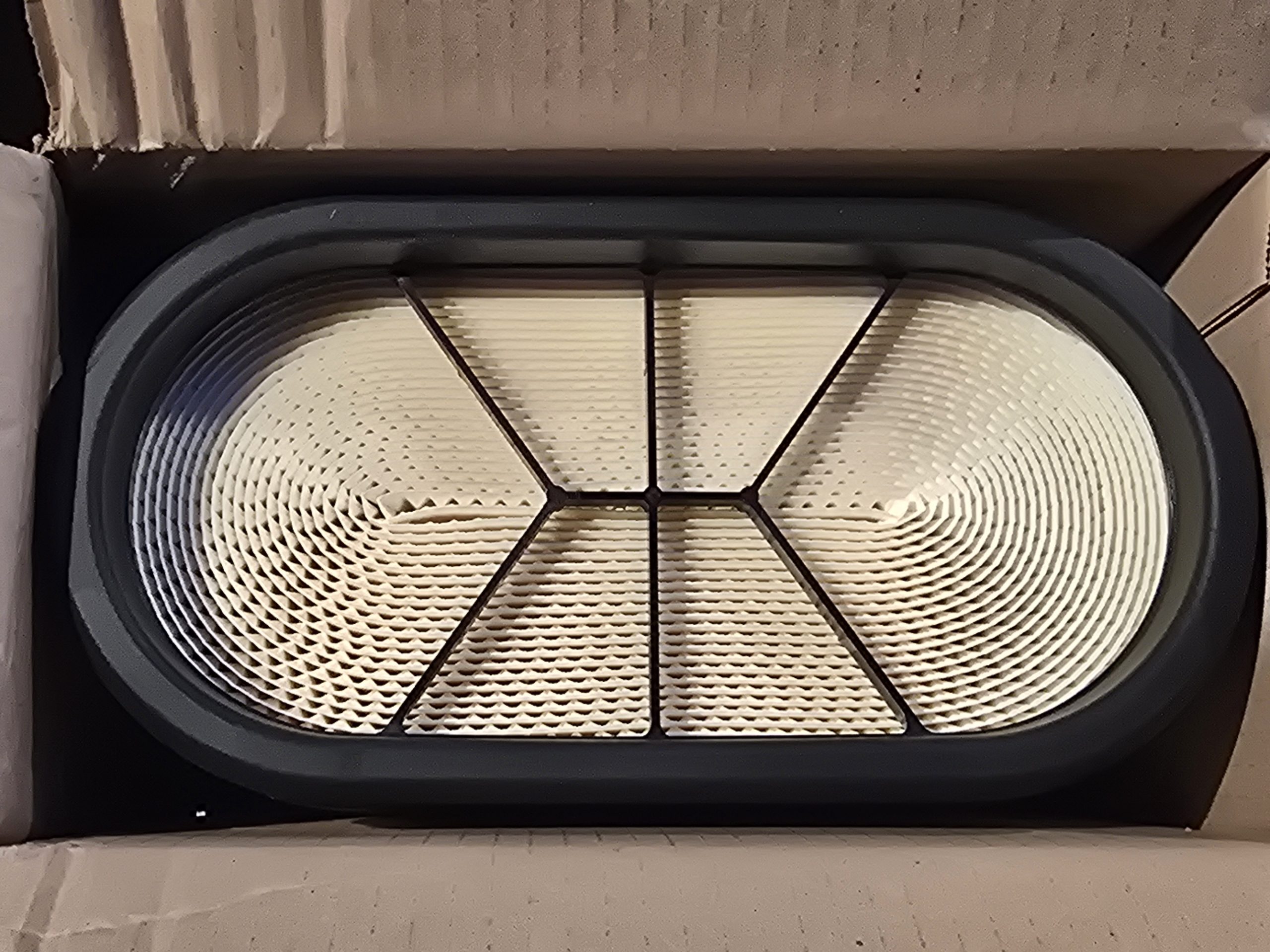 New Genuine Fleetguard 27687 Air Filter
