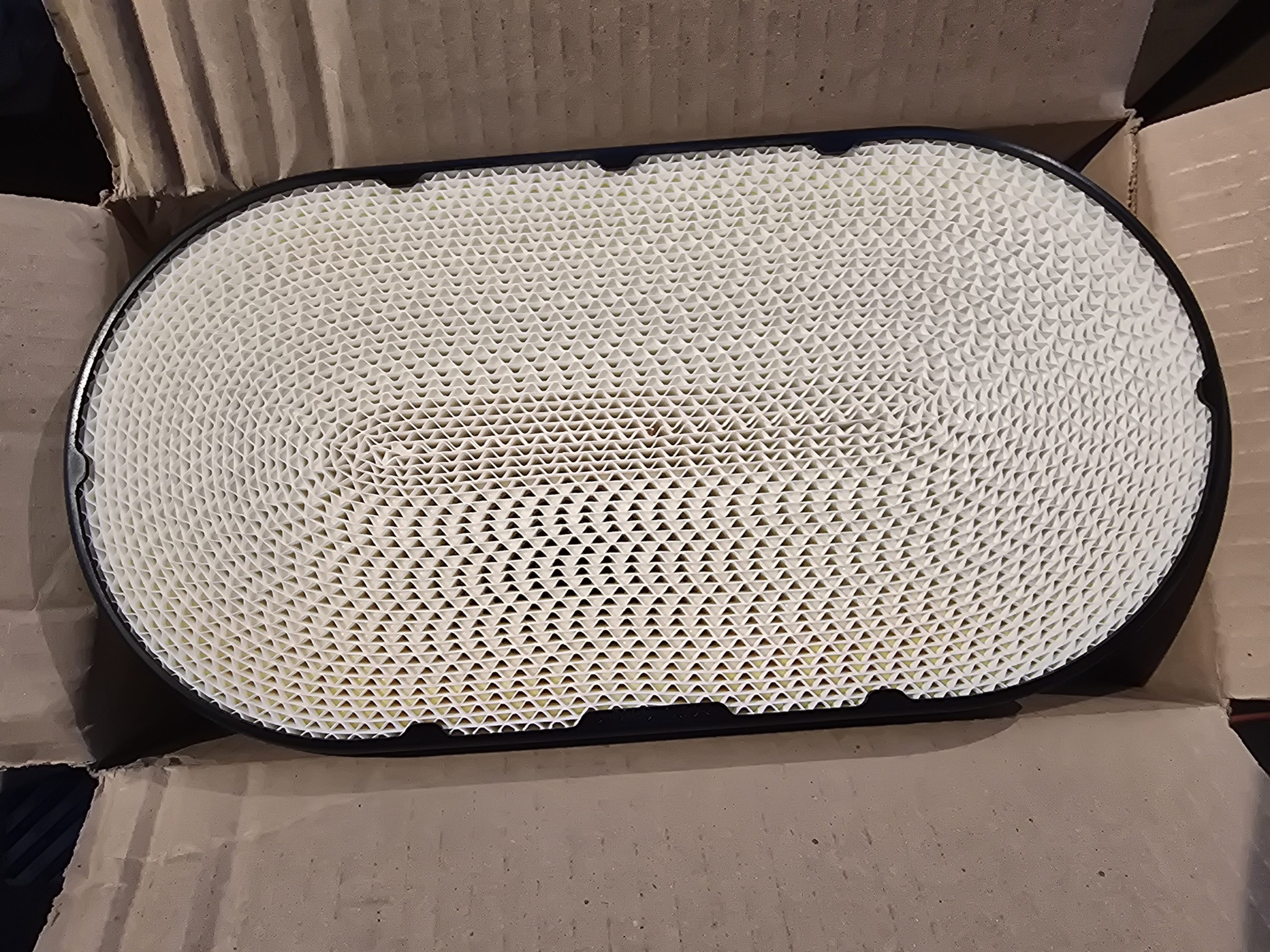 New Genuine Fleetguard 27687 Air Filter