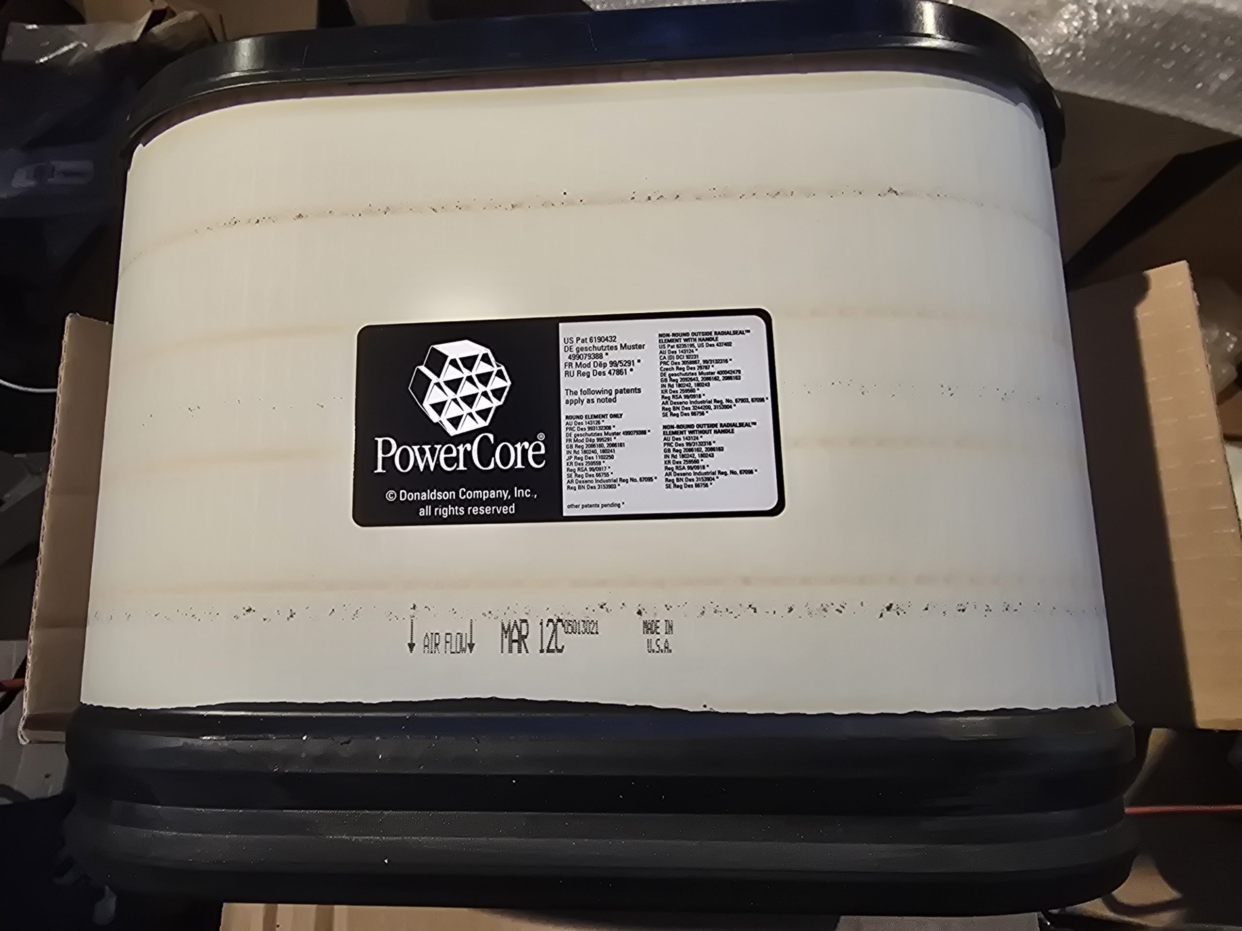 New Genuine Fleetguard 27687 Air Filter