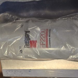New Genuine Fleetguard FF2200 Fuel Filter