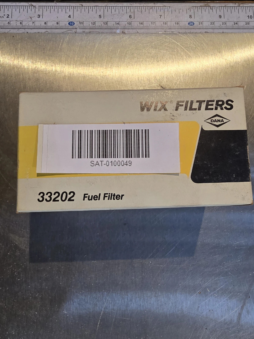 New Genuine WIX 33202 Fuel Filter