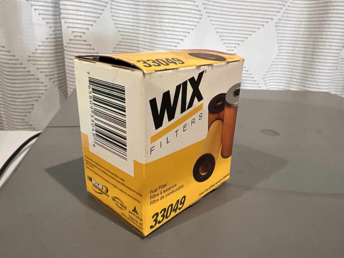 New Genuine WIX 33049 Fuel Filter