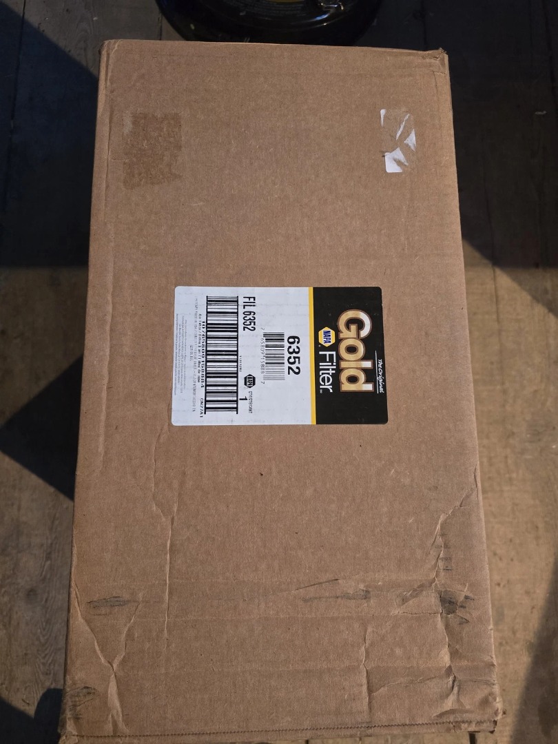 NAPA Gold #6352 Air Filter - NEW