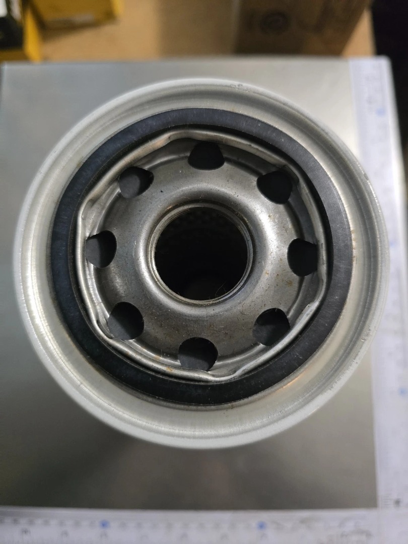 New Genuine WIX 57136 Oil Filter