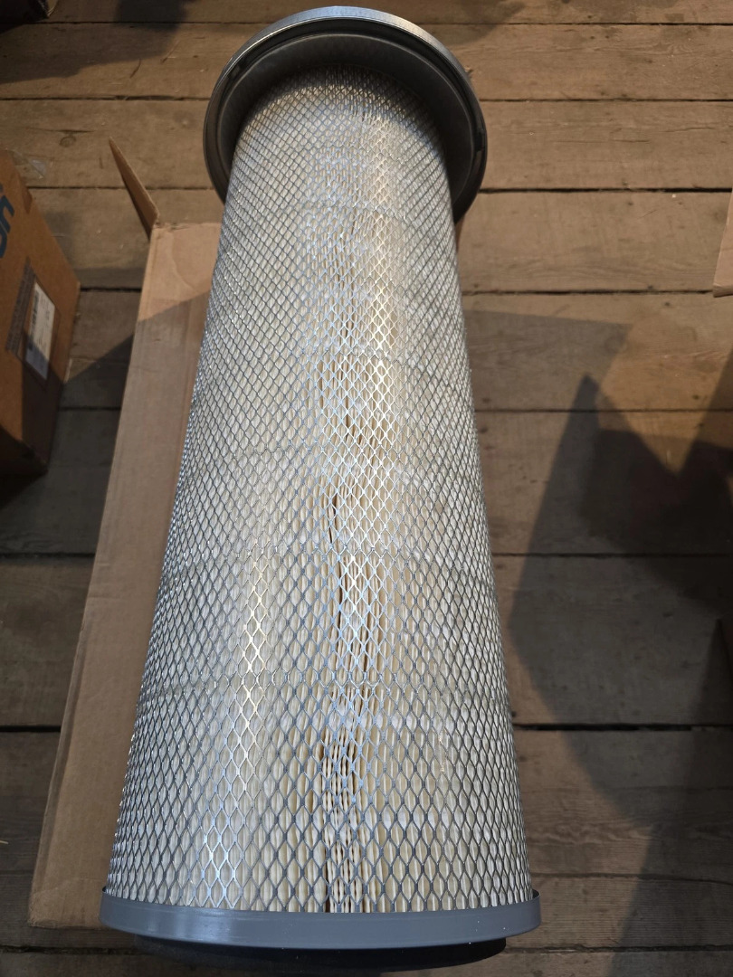 New Genuine NAPA 6882 Air Filter