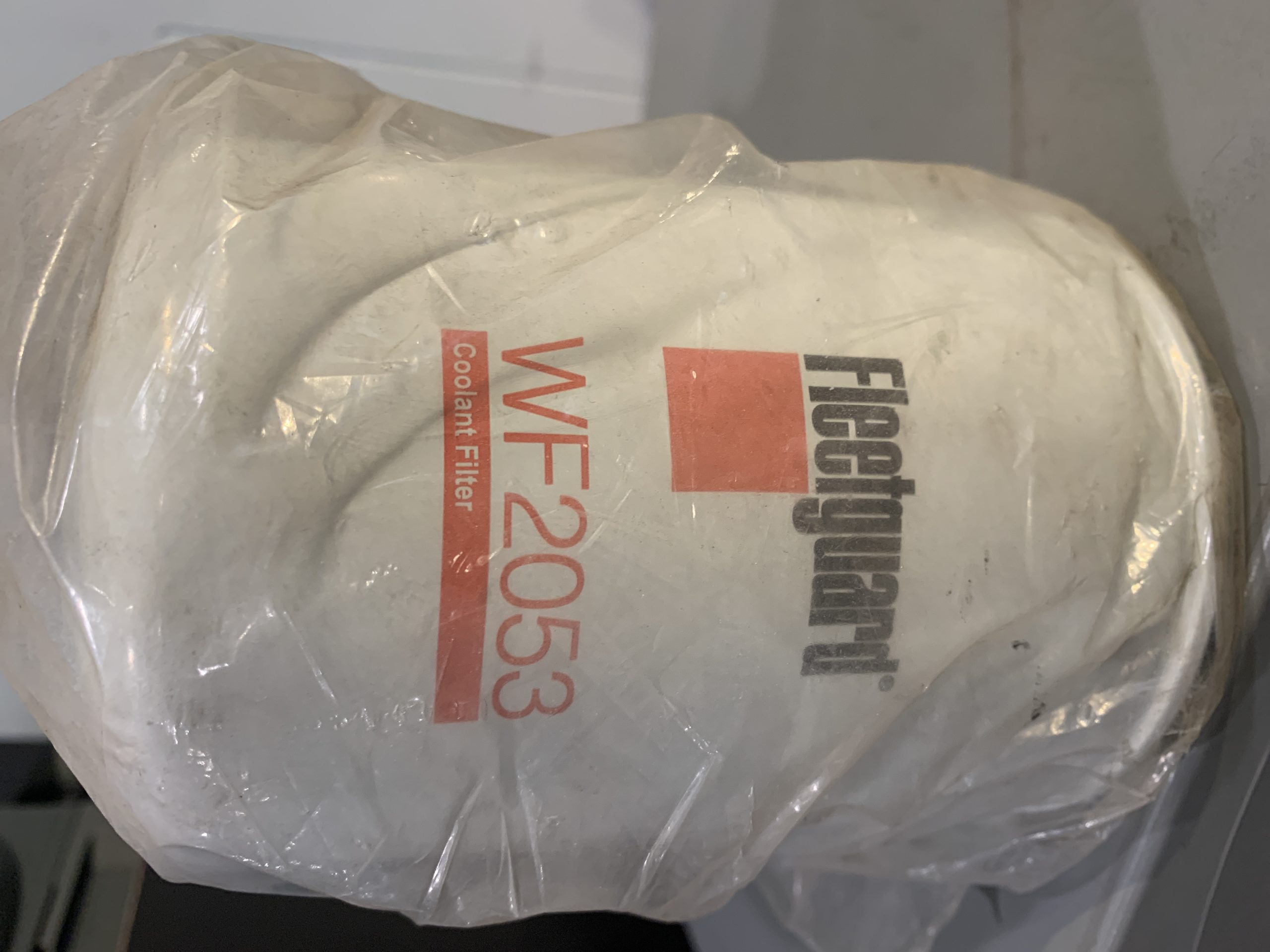 New Genuine Fleetguard WF2053 Coolant Filter