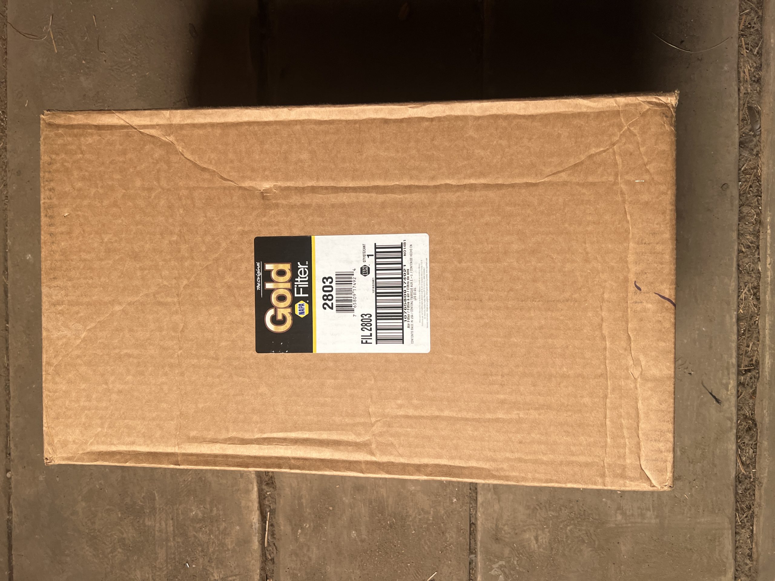 NAPA Gold #2803 Genuine Air Filter - NEW