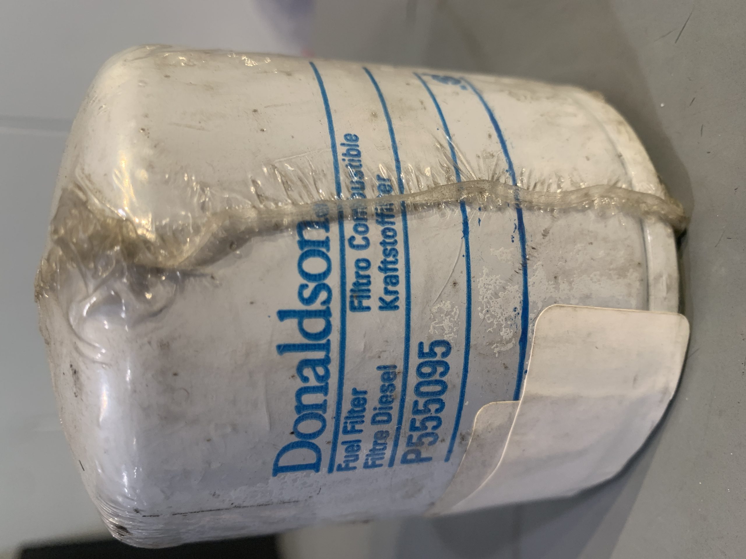 New Genuine Donaldson P555095 Fuel Filter
