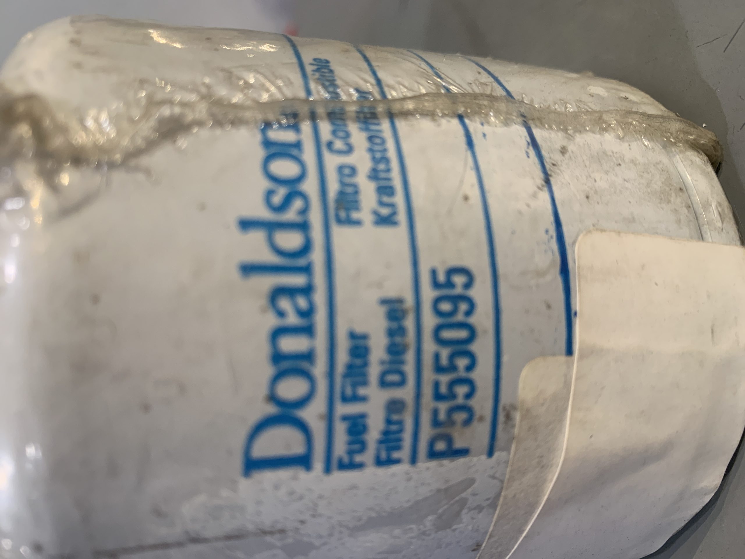New Genuine Donaldson P555095 Fuel Filter